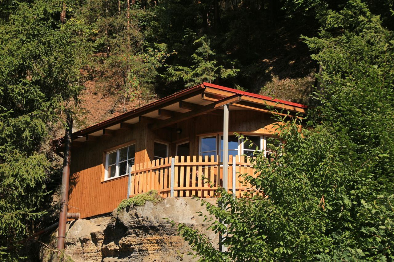 Malběnka - chata na skále pod hradem Kokořín Exterior foto